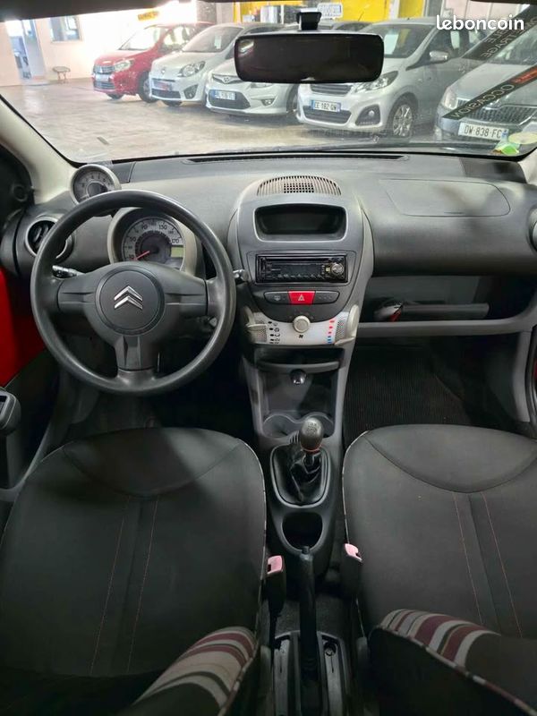 CITROEN C1.0 vti 68 Ch , finition confort bv5 TBE. 4cv, 5 portes, (image 6)