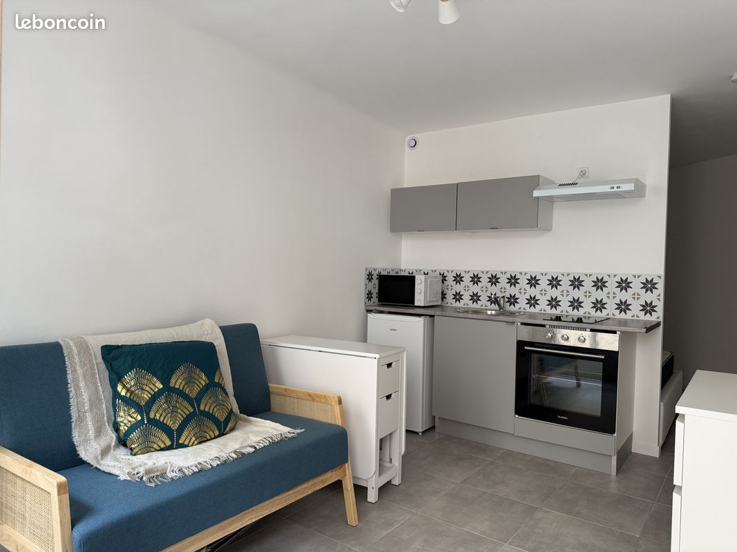 Appartement 1 pièce 21 m² · à La Roque-d'Anthéron · 21 m² · 448 €/mois