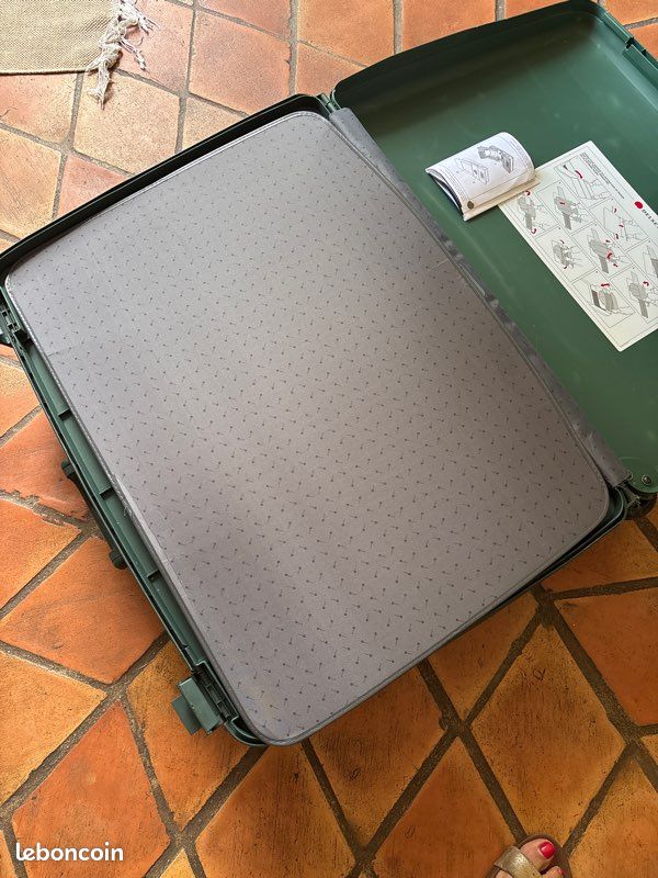 Valise DELSEY à code pour fermeture (image 5)