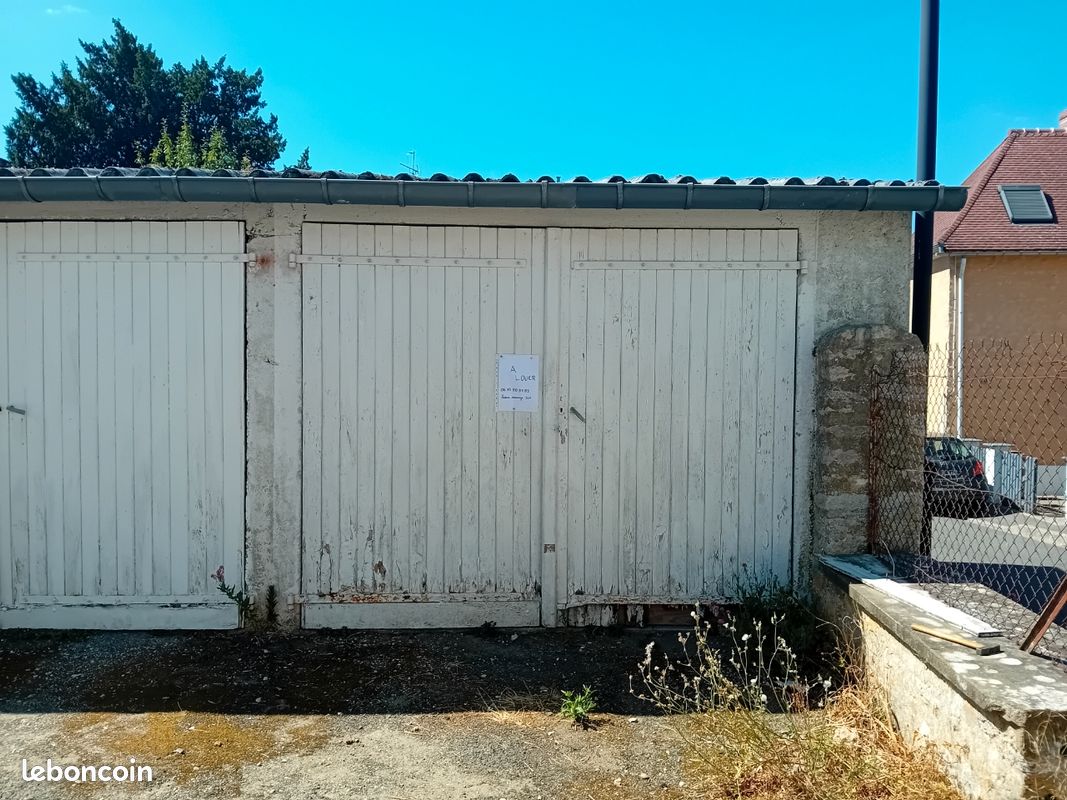 Garage 20m2 · à Conlie · 55 €