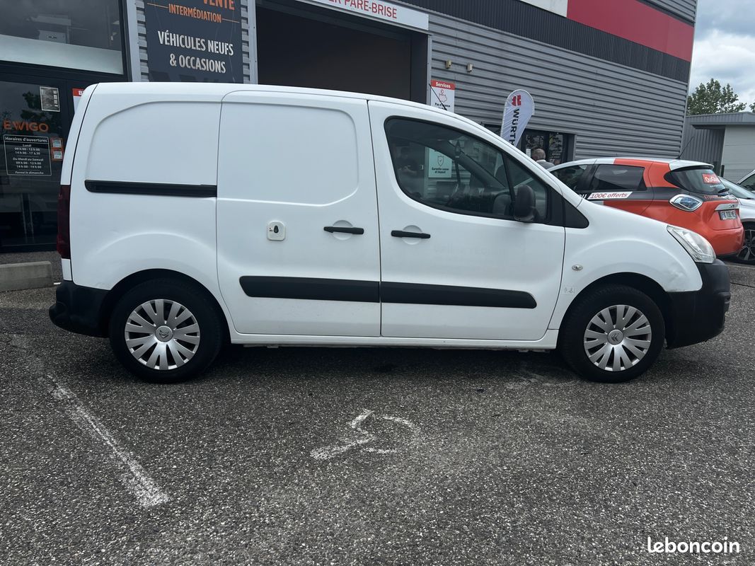 Citroen berlingo vu cabine approfondie 1.6 bluehdi 99 ch xl l2 confort / distribution faite (image 17)