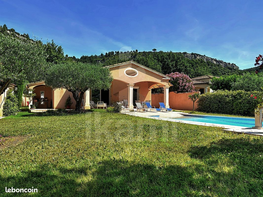 Maison 7 pièces 145 m² · à Chusclan · 145 m² · 425 000 €
