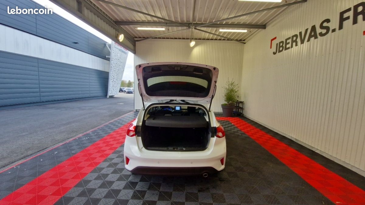 Ford Focus 1.0 ECOBOOST 125 SS TITANIUM X BUSINESS (image 12)