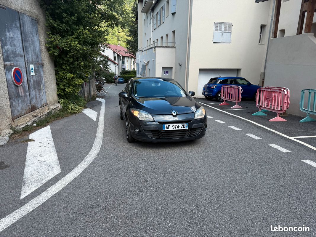Mégane 3 très bonne état (image 2)