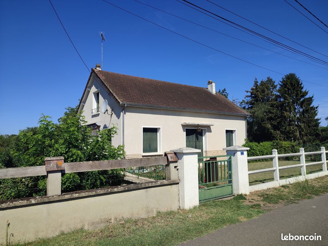 Maison 4 pièces 89 m² · à Cours-les-Barres · 89 m² · 132 000 €