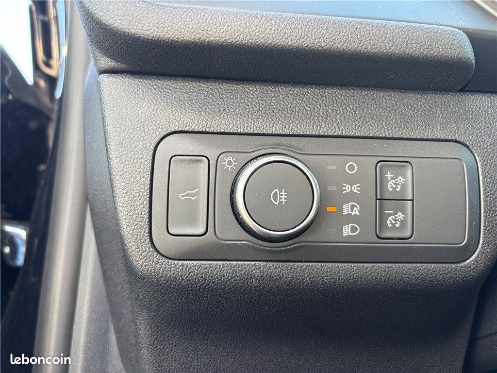Ford Kuga III 2.5 DURATEC 180 CH FLEXIFUEL FHEV E85 POWERSHIFT ST-Line X (image 9)