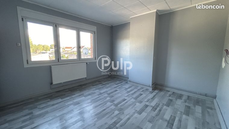 https://img.leboncoin.fr/api/v1/lbcpb1/images/ec/d7/c5/ecd7c5a7a02a1be7203d2374a4b80692d0e9856c.jpg?rule=ad-image