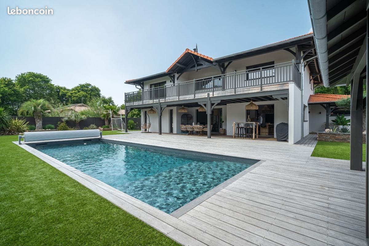 Maison 7 pièces 281 m² · à Mios · 281 m² · 1 599 000 €