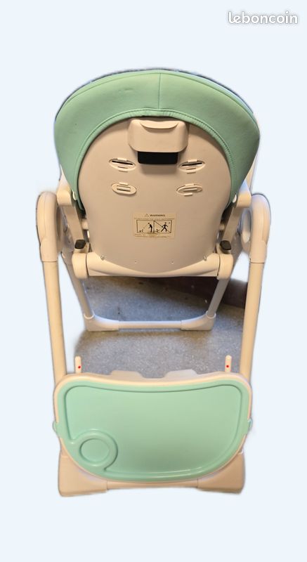 Chaise haute (image 1)