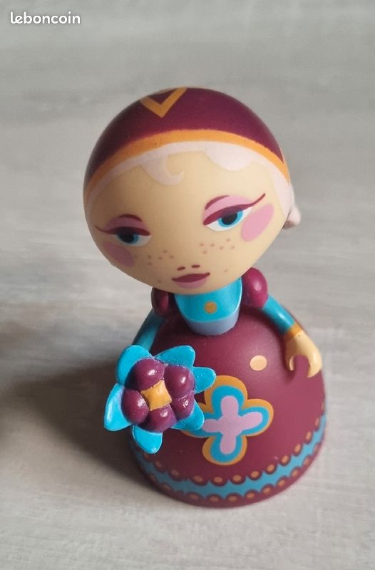 Arty toys (image 6)