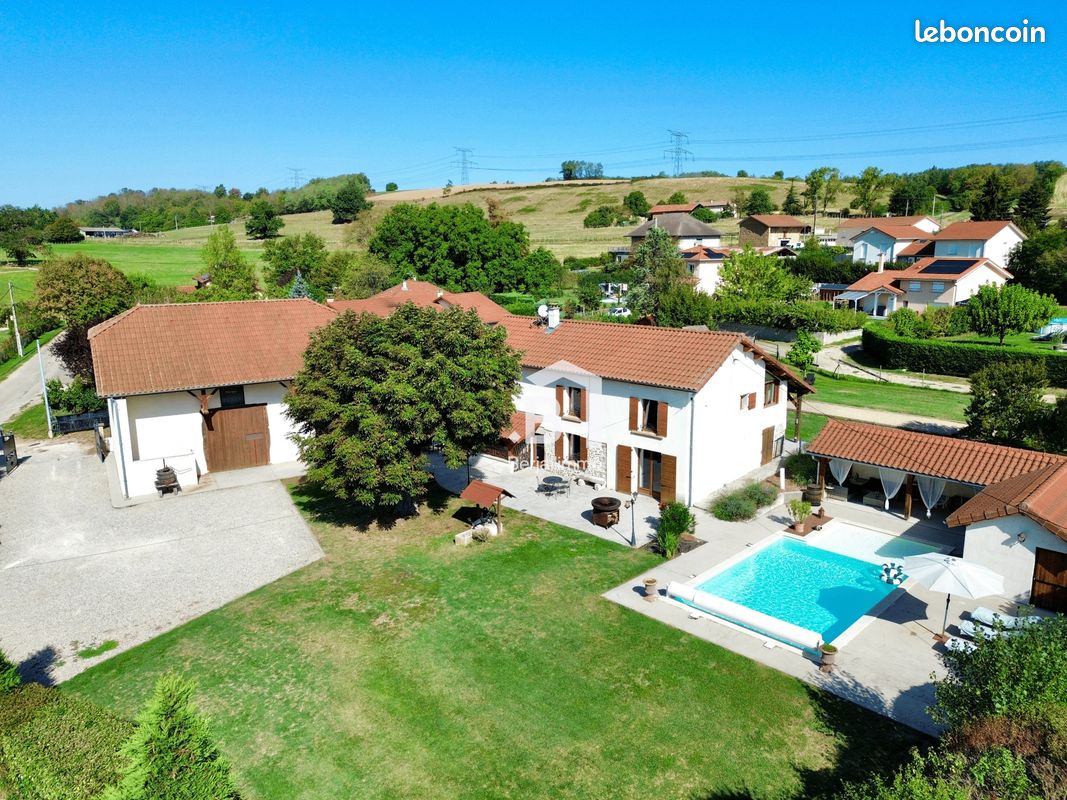 Maison 8 pièces 315 m² · à Bourgoin-Jallieu · 315 m² · 849 000 €