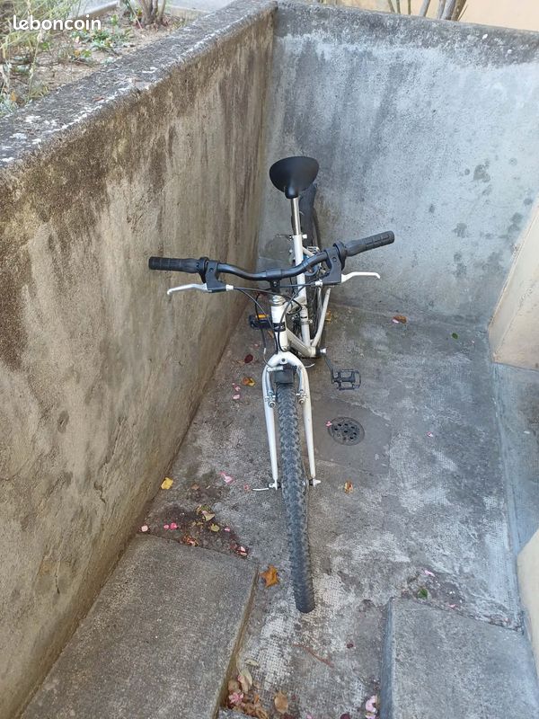 Vélo (vtc) bon état (image 2)