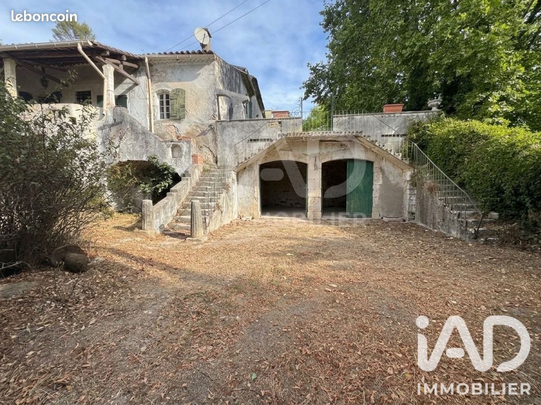 Maison 9 pièces 280 m² · à Brouzet-lès-Alès · 280 m² · 350 000 €