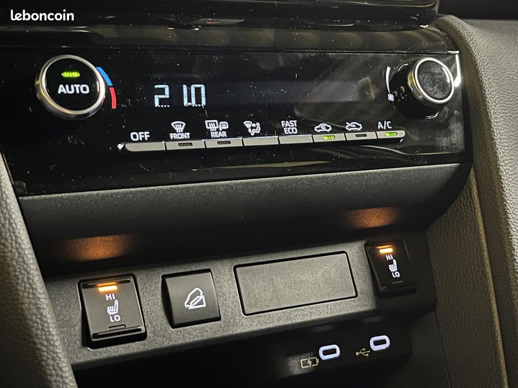 TOYOTA YARIS CROSS Hybrid 130h - BV CVT AWD-i 4X4 Design pack cargo (image 15)