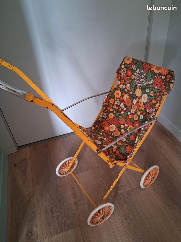 Poussette vintage Jouet ancien des années 60 70
Pliable
Remise en mains propres à Montpellier ou Sète (image 2)
