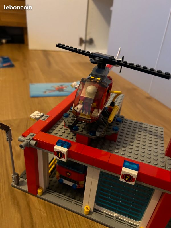Caserne de pompier lego (image 4)