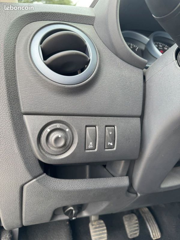 Dacia Lodgy 1.5 dCi 110 Stepway 7 places 1ère main attelage entretien Renault sans adblue d'origine distribution neuve garantie possible 12 mois reprise (image 8)
