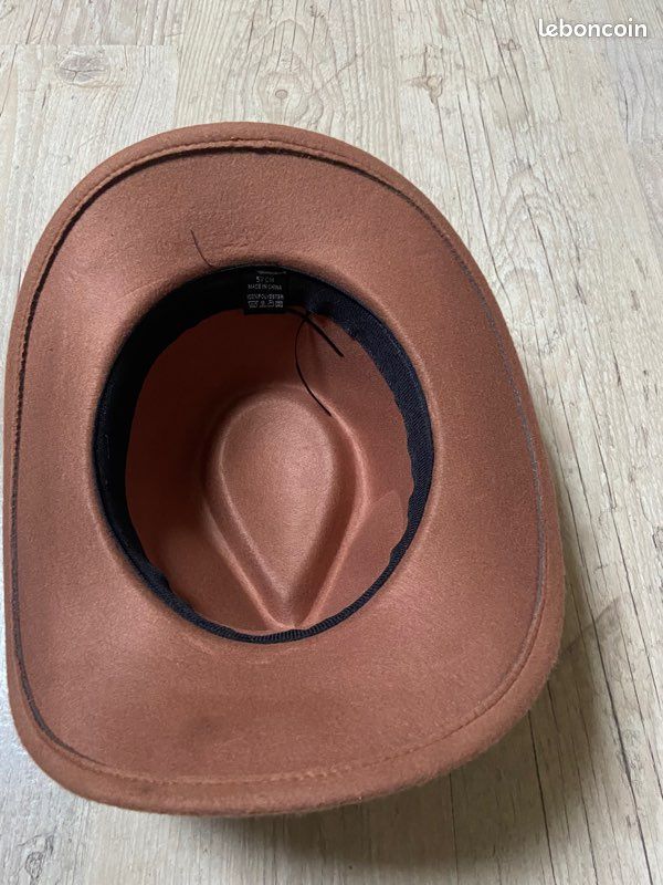 DRESHOW Chapeau de cowboy western pour hommes et femmes Chapeau de cowboy et de cowgirl pour l'extérieur avec larges bords Chapeaux rétro en feutre pour cowboy et cowgirl Unisexe avec bords roulés