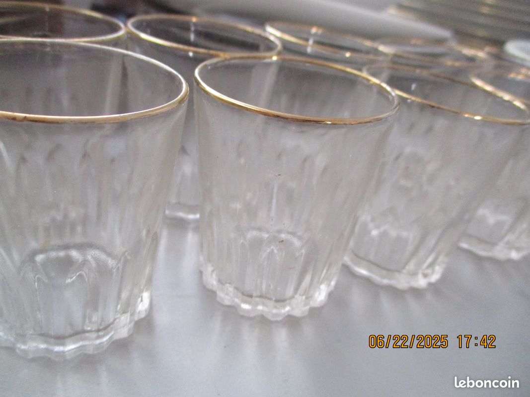 Lot de 10 verres anciens à liqueur bordure dorée (image 6)