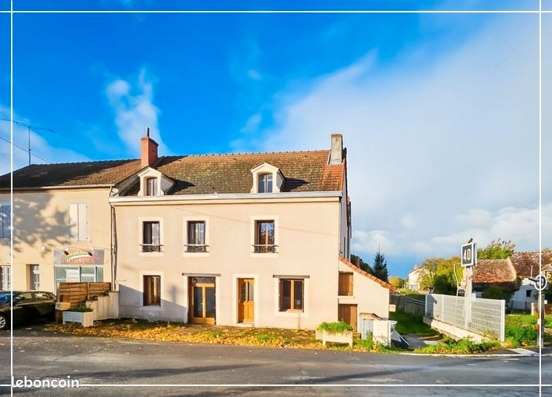 Immeuble 7 pièces 180 m² · à Huriel · 180 m² · 99 000 €