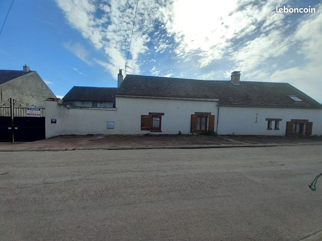 Maison 5 pièces 186 m² · à Bromeilles · 186 m² · 242 900 €