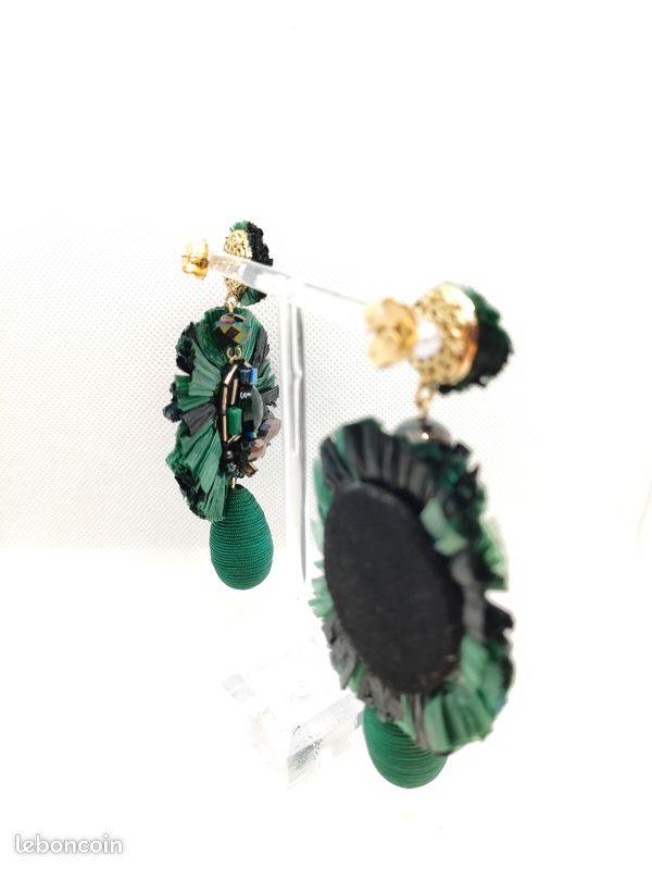 Boucles d'oreilles "Rio" vertes de la marque Lola Casademunt (image 3)