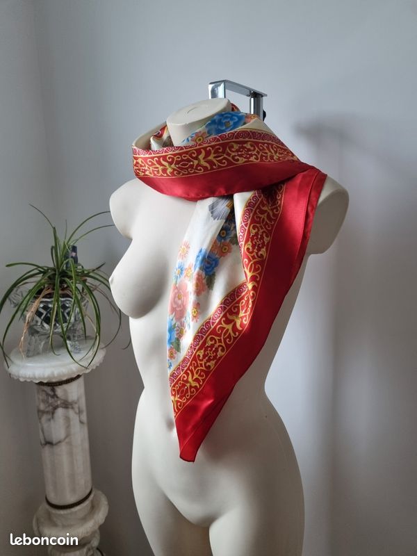 Foulard Carré Vintage Pierre Balmain En Soie 100% - Imprimé Chevaux/art, Fait Main - État D'usage