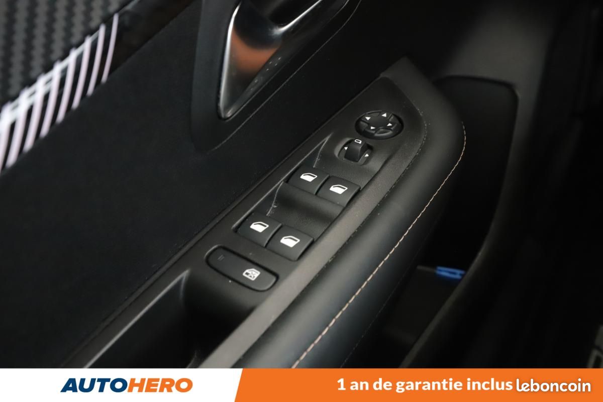 Peugeot 208 1.2 Hybrid Style e-DCS6 100 ch (image 24)