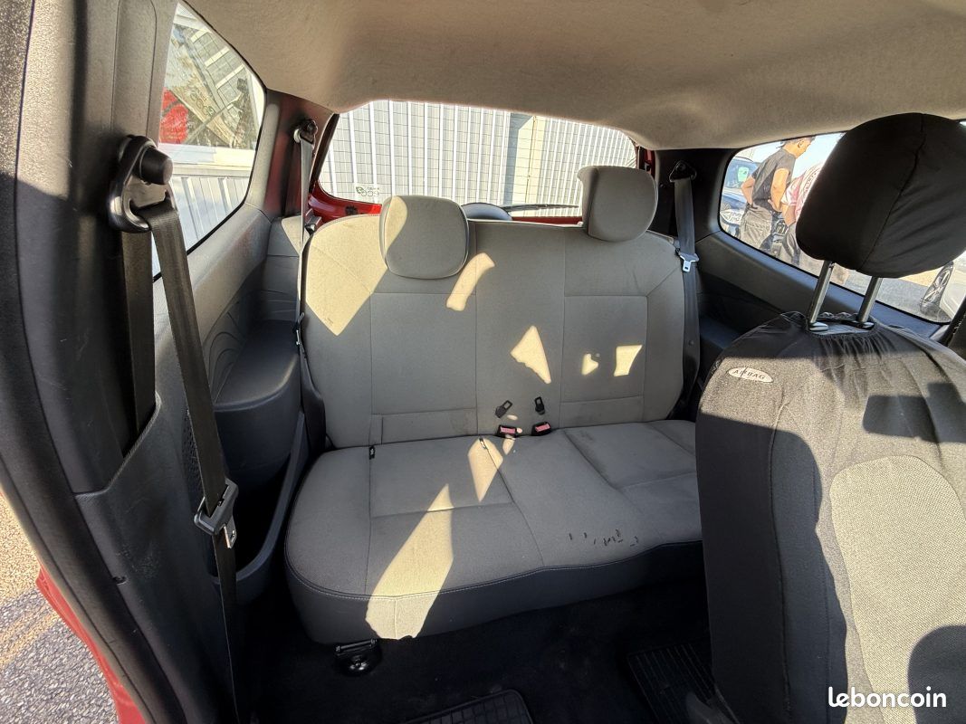 Renault Twingo II (C44) 1.2 60ch Access (image 19)