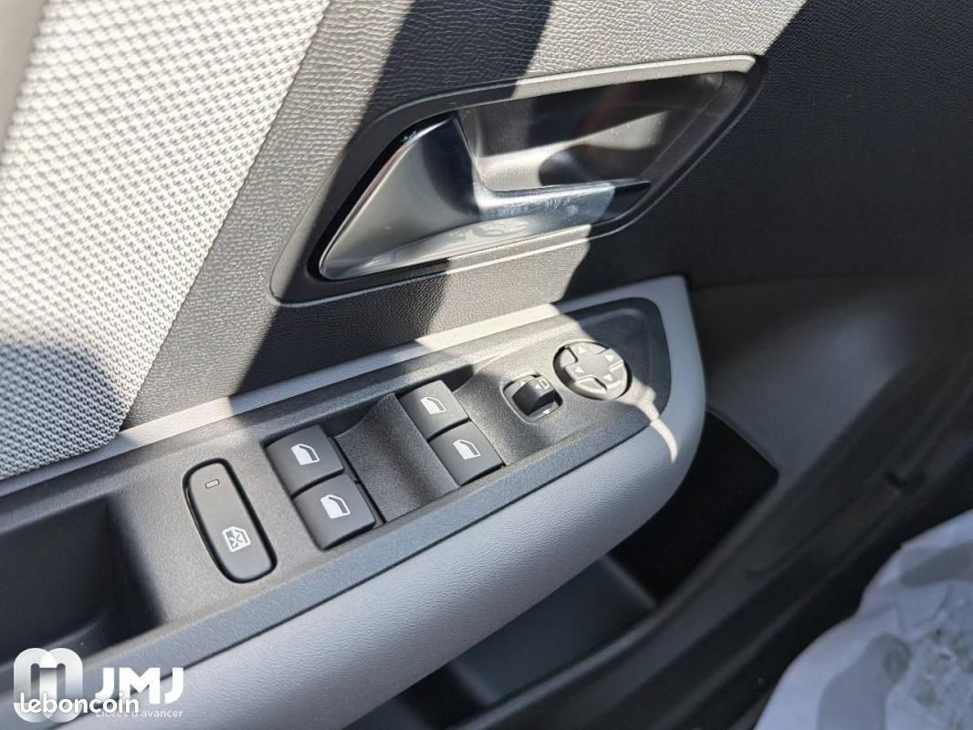 Citroën C4 Hybride 145 e-DCS6 Collection (image 13)