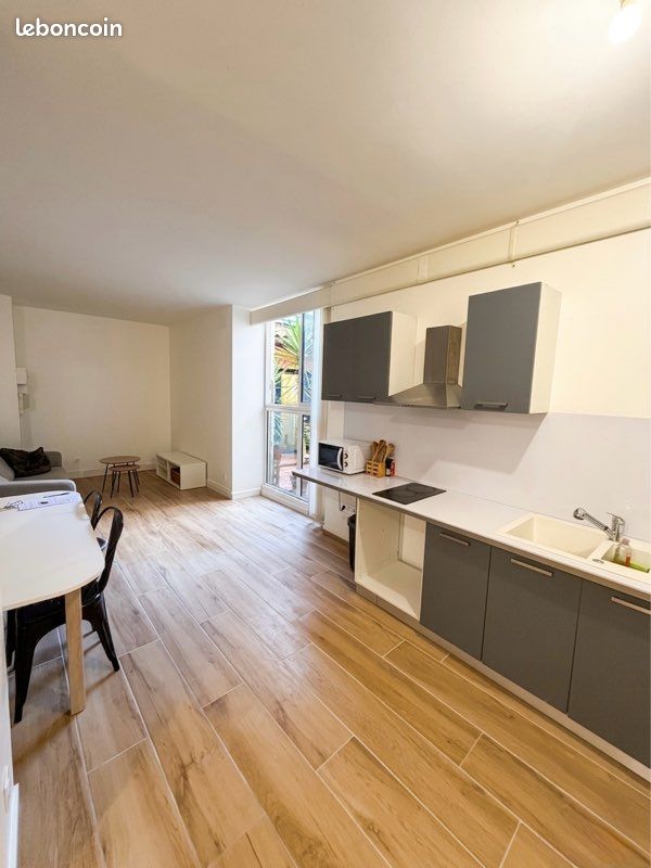 Appartement 2 pièces 61 m² · à Saintes · 61 m² · 600 €