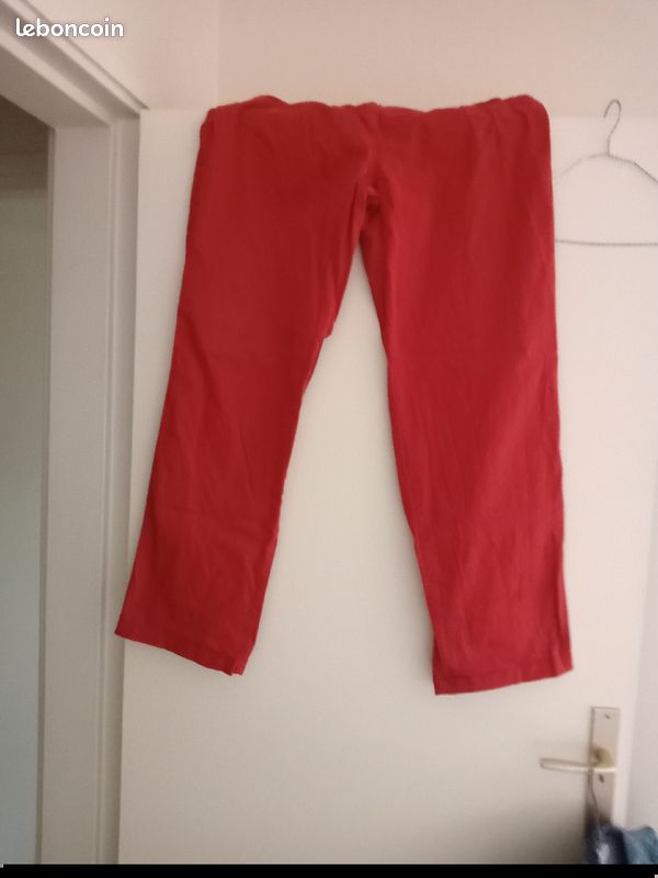 Pantalon rouge taille 44 marque Bermuda en très bon état (image 1)