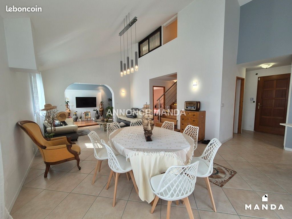 Maison 5 pièces 197 m² · à Saint-Paul-de-Varces · 197 m² · 2 250 €/mois
