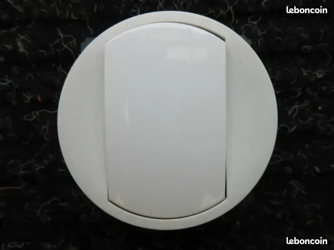 Doigt Enjoliveur Blanc Legrand CELIANE Pour Commande Volet - Réf. 68174 - Compatible Mécanismes 67263/67264