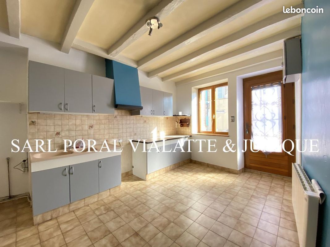 Maison 3 pièces 79 m² · à Saint-Jean-le-Vieux · 79 m² · 615 €