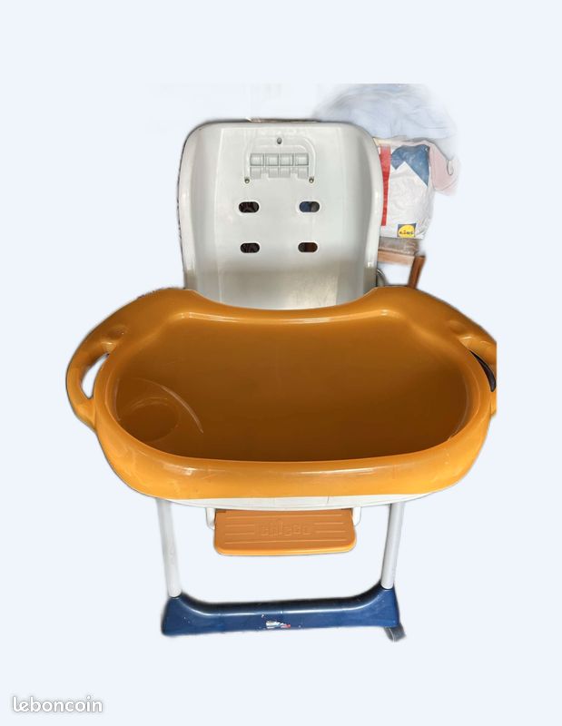 Chaise haute (image 1)