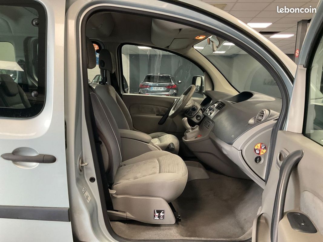 Renault KANGOO 5 PLACES 1.5 DCI 85CV ......... PARC OUVERT 7/7 SUR RDV ......... (image 4)