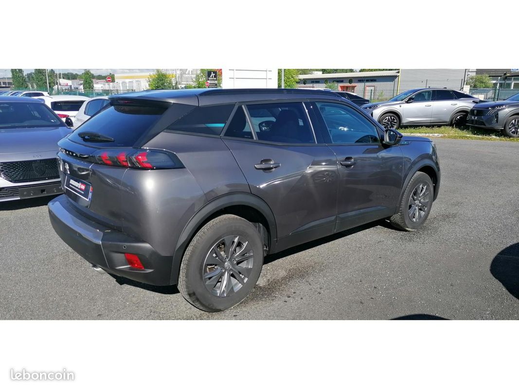 PEUGEOT 2008 1.5 BlueHDi 110 Style +CAMERA (image 3)