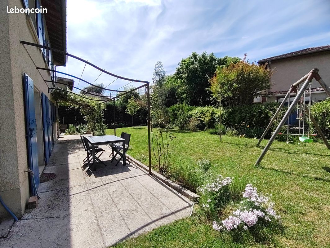 Maison 6 pièces 141 m² · à Castres · 141 m² · 248 000 €