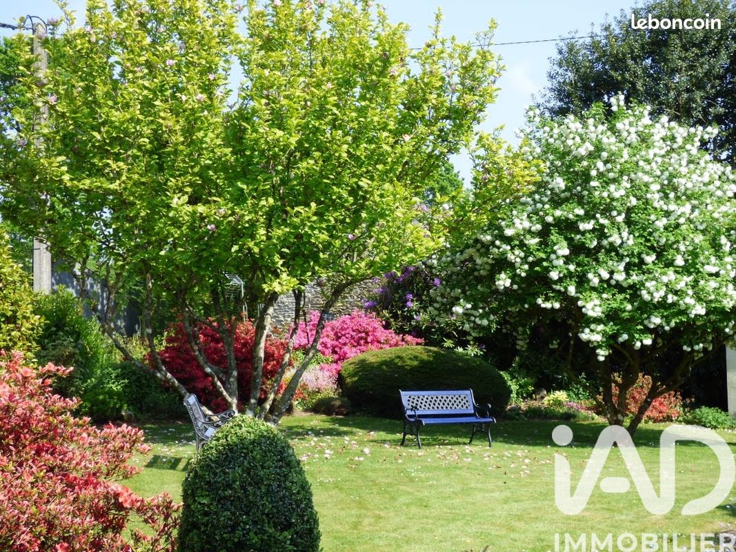 Maison 9 pièces 153 m² · à Le Cloître-Saint-Thégonnec · 153 m² · 239 000 €