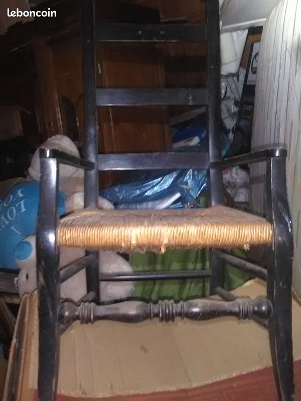 Ancienne chaise d'église paillée (image 1)