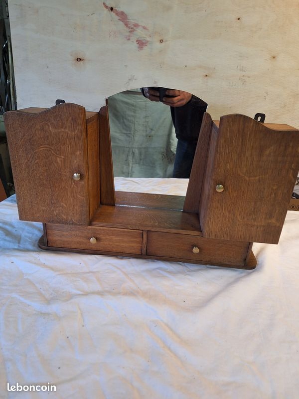 Ancienne petite armoire de toilette (image 1)