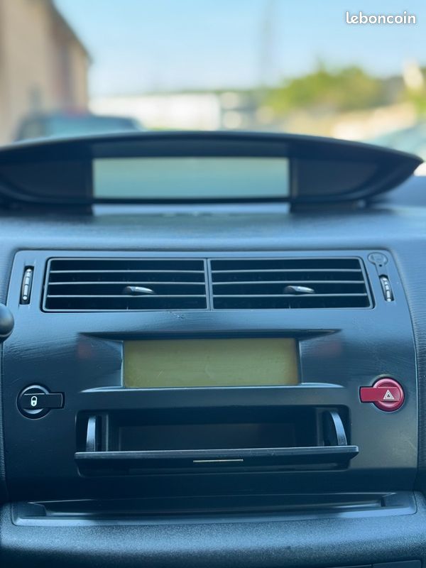Citroën C4 1.6 HDi 109CH AMBIANCE (image 14)