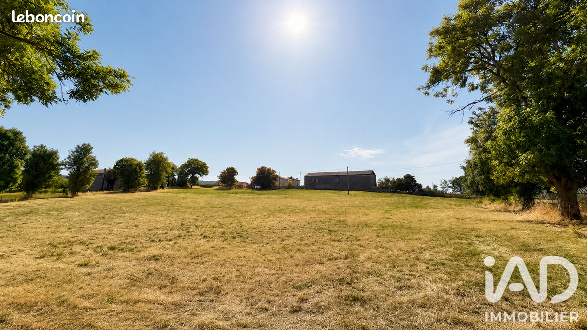 Maison 6 pièces 150 m² · à Saint-Jean-Lachalm · 150 m² · 155 000 €