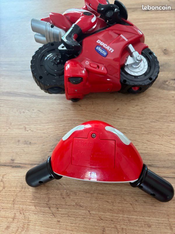 Motocicletta Moto Ducati Radiocomandata Chicco Motocicletta Moto Telecomandata Chicco Ducati Monster Moto Ducati