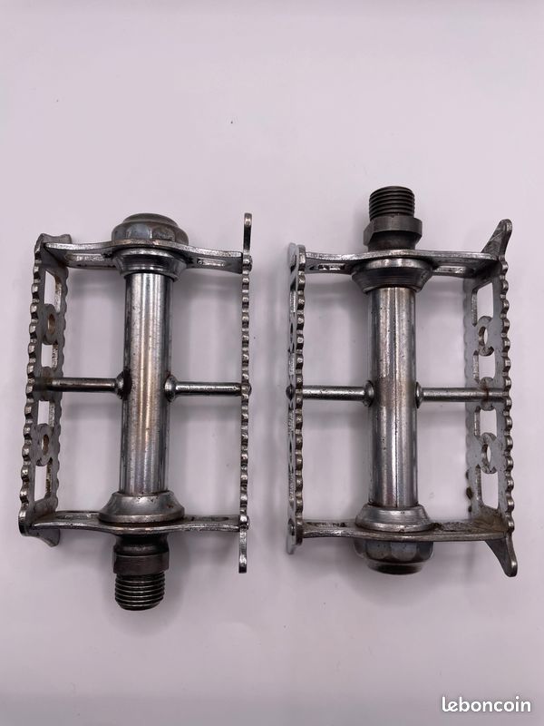 Axe de pédale-Pedal NEUF-NOS LYOTARD (drt/enfant) ref159pp5 - Cycles