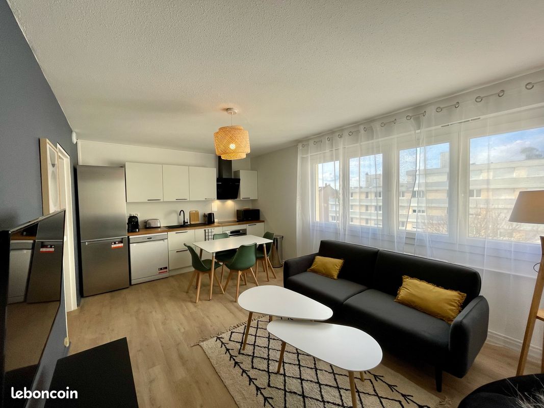 Appartement 1 pièce 63 m² · à Metz · 63 m² · 450 €