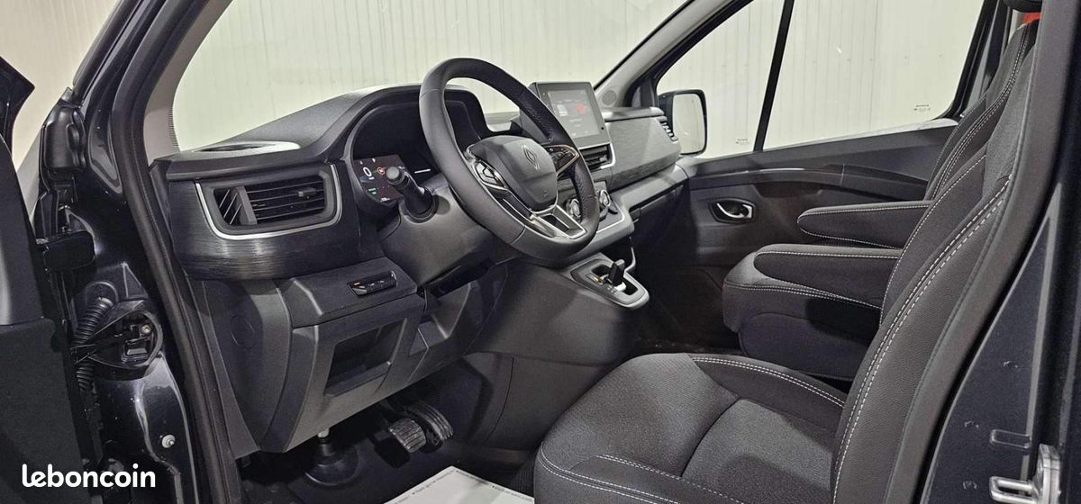 Renault Trafic CABINE APPROFONDIE CA L1H1 BLUE DCI 170 BVA9 RED EDITION EXCLUSIVE (image 5)
