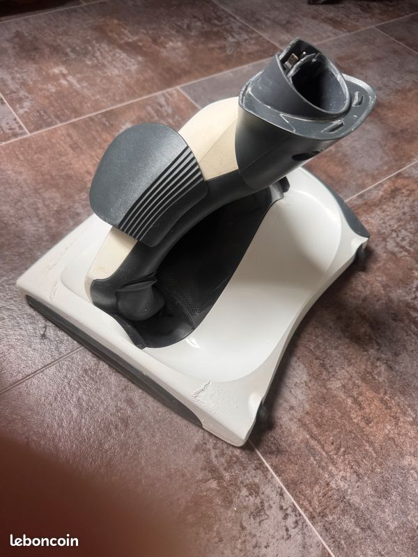 Aspirateur Kobold VK200 + brosseur laveur + accessoires – Très bon état (image 5)