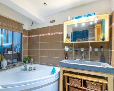 Maison 649 000 € - 145 m²